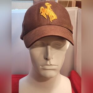 University of Wyoming NIKE Team Fitted Hat Cap - Brown/Gold Color - Adult OSFM